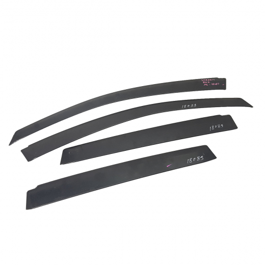 Ветровичок Honda Stream '00-'06 (комплект) Контрактный