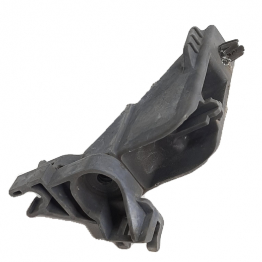 Клипса крепления бампера Toyota Vitz '99-'05 передняя правая Контрактный