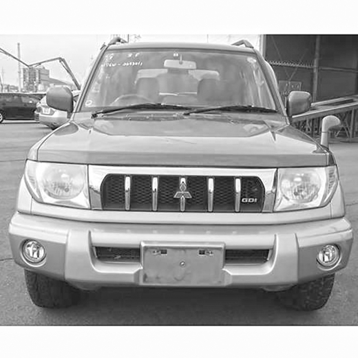 Решетка радиатора Mitsubishi Pajero IO Sorrento '98-'00 контрактная