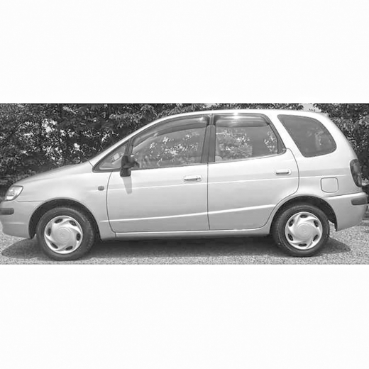 Стекло боковое в кузов Toyota Spacio '97-'01 заднее левое контрактный