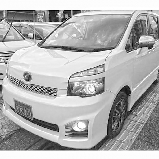 Капот Toyota Voxy '07-'14 контрактный