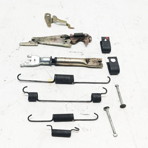 Регулятор/ механизм разводки колодок Mazda Proceed Levante '97-'99/ Suzuki Escudo '97-'05/ Grand Escudo '00-'05/ Grand Vitara '98-'03 правый 4WD контрактный