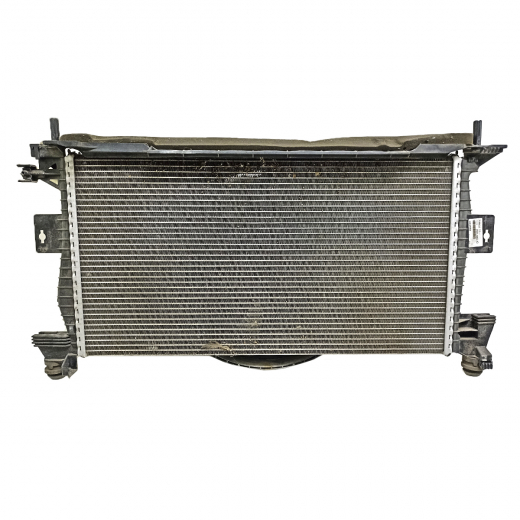 Радиатор охлаждения Ford Focus '11-'19 (PNDA, MGDA, XQDA) AT контрактный в сборе