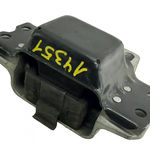 Подушка двигателя Volkswagen Golf Plus '05-'14/ Golf V '03-'13/ Golf VI '08-'12/ Jetta '05-'10/ Jetta '10-'19/ Touran '03-'06/ Touran '06-'10/ Sharan '10-'24/ Tiguan '08-'17/ Beetle '11-'24/ Passat Сс '08-'11/ Skoda Fabia '07-'15/ Octavia '04-'08/ Octavia '08-'13/ Roomster '06-'15/ Superb '08-'15/ Yeti '09-'18/ Audi A3 '03-'12/ A3 '12-'20/ Tt '06-'14 (BSE, BSF, CCSA, CMXA, BUD, CGGA, BMY, CAVD, CNWA, BLF, BLS, BXE, BMM, BLG, CAXA, BCA, BGU, BKG, BAG, BLN, BLP, AXX, BPY, BWA, CCTA, CBDB, CJAA, CBFA, CAYC, BKD, CBDA, CCZ, CBZB, CHGA) 2WD, AMT/DSG левая контрактная