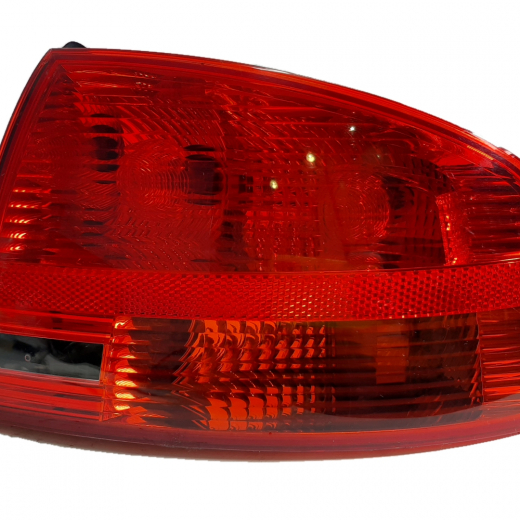 Стоп сигнал Audi A4 '04-'08 правый (8E5945096) контрактный