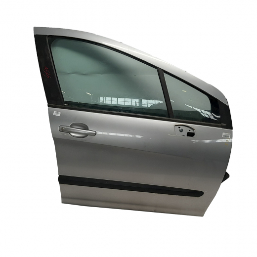 Дверь передняя правая Peugeot 308 '08-'14 контрактная