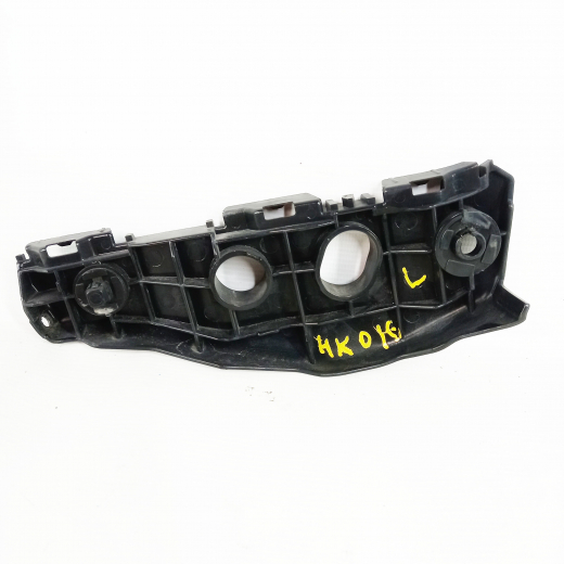 Клипса крепления бампера Toyota Corolla '06-'10 передняя левая Контрактный