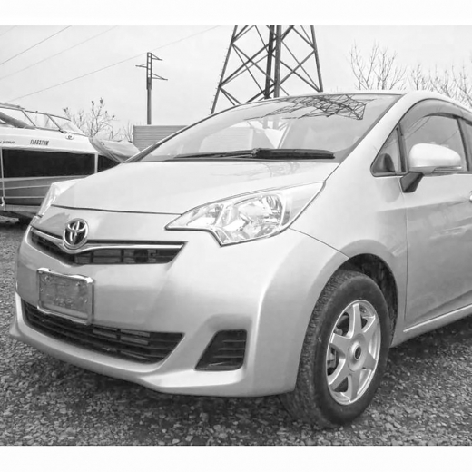 Решетка радиатора Toyota Ractis '10-'14 контрактная