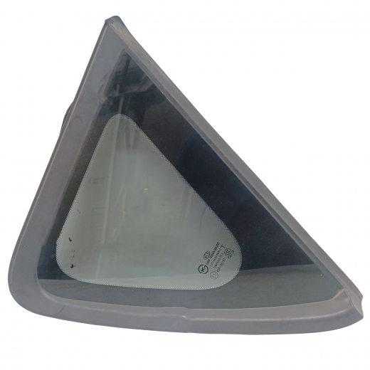 Стекло боковое в кузов Kia Soul '14-'19 заднее правое контрактное