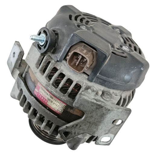 Генератор двигателя Toyota Rav4 '05-'16 (1AZ-FE) квадратный разъем, 4 конт., пластиковая крышка контрактный