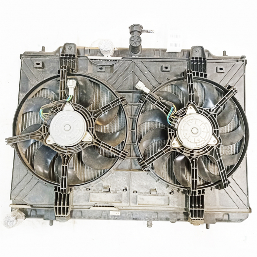 Радиатор охлаждения Nissan X-Trail '07-'15 (M9R) AT без охлаждения КПП контрактный в сборе