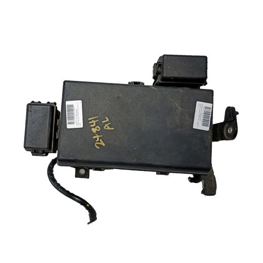 Блок реле (под капот) Toyota FJ Cruiser '10-'18/ Hilux Surf '02-'09/ Land Cruiser Prado '02-'09/ 4Runner '02-'09/ Lexus GX '01-'09 слева контрактный