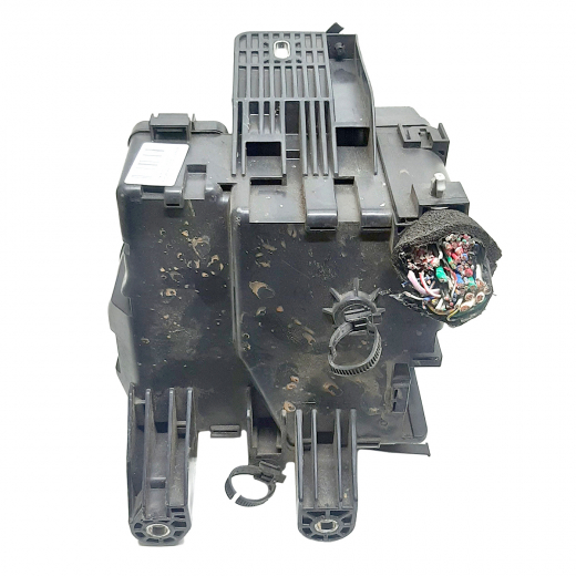Блок реле (под капот) Mazda CX-9 '07-'15 контрактный