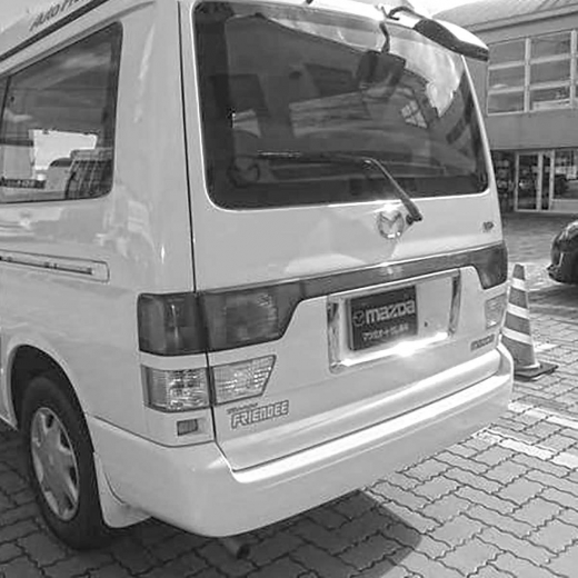 Бампер задний Mazda Bongo Friendee '95-'05 контрактный