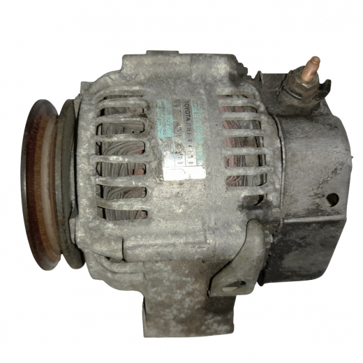 Генератор двигателя Toyota Corolla '92-'04/ Fielder '00-'06/ Sprinter '92-'00/ Vista/ Camry '92-'98/ Caldina '92-'02/ Carina/ Corona/ Premio '92-'01 Ipsum '96-'01/ Gaia '98-'04 (2C-T, 3C-T, 3C-E, 3C-TE) овальный разъем, 3 конт. контрактный