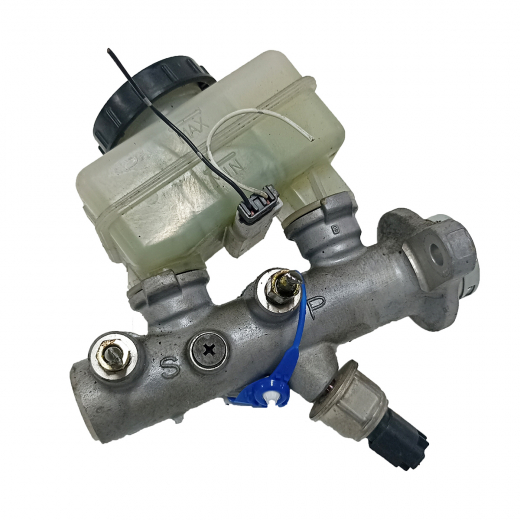 Главный тормозной цилиндр Nissan Skyline '01-'03/ Stagea '01-'04 контрактный