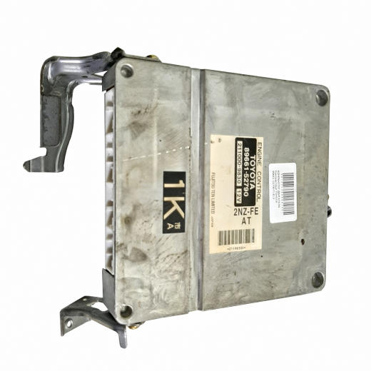 Компьютер двигателя Toyota Ist '02-'05 (2NZ-FE) 2WD AT контрактный 89661-52790