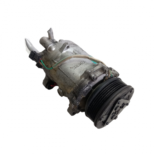 Компрессор кондиционера Volkswagen Polo '99-'01 (AHW) контрактный