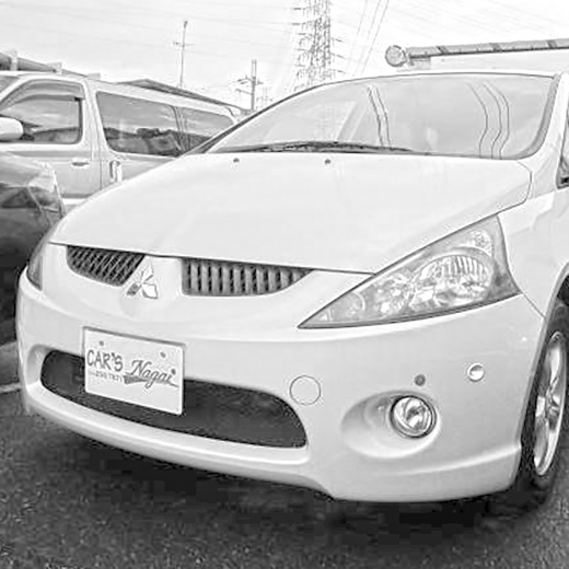 Решетка радиатора Mitsubishi Grandis Sport '03-'05 левая контрактная