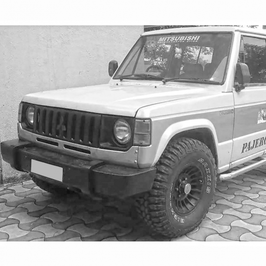 Крыло переднее Mitsubishi Pajero '82-'90 левое контрактный