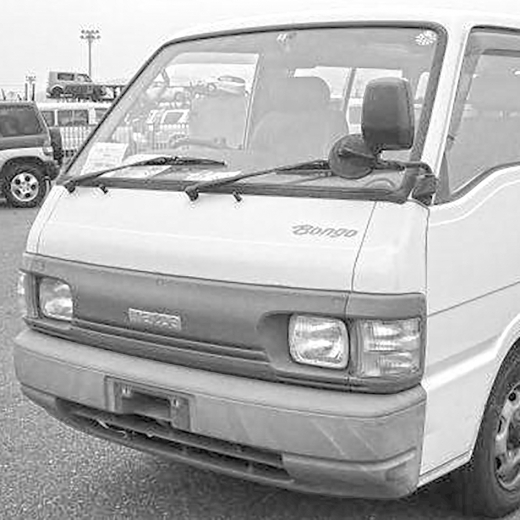 Бампер передний Mazda Bongo '93-'99/ Nissan Vanette '95-'99 контрактный