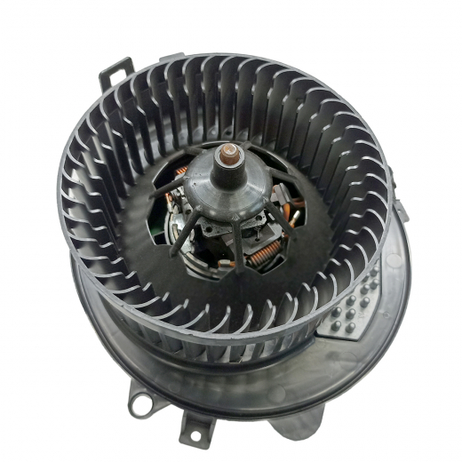 Моторчик печки Volkswagen Golf '12-'21/ Tiguan '17-'21/ Skoda Octavia '13-'20/ Kodiaq '16-'22 контрактный