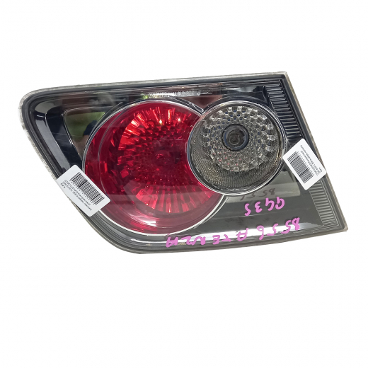 Стоп сигнал Mazda Atenza '02-'05 левый в дверь, крышку (226-61971) контрактный