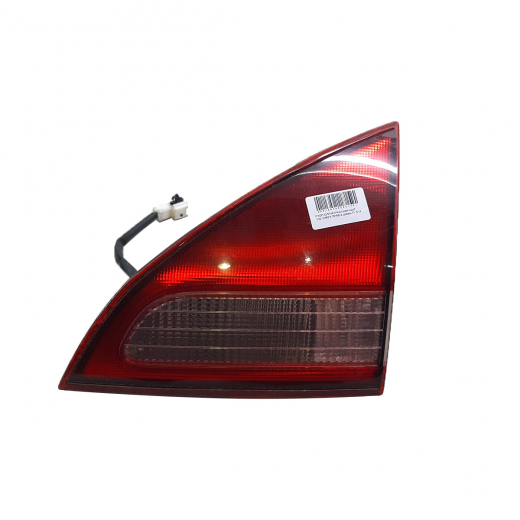 Стоп сигнал Nissan Wingroad '01-'06 правый в дверь (132-24824) контрактный