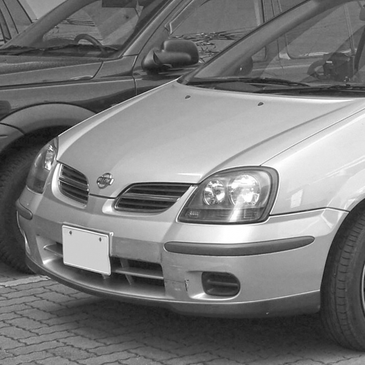 Капот Nissan Tino '98-'03 контрактный