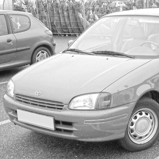 Капот Toyota Starlet '96-'99 контрактный