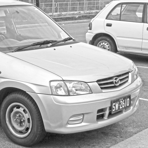 Капот Mazda Demio '99-'02 контрактный