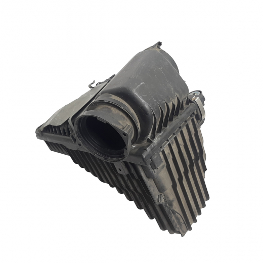 Корпус воздушного фильтра Volkswagen Touareg '02-'10/ Audi Q7 '06-'15 (AZZ, BAA, BKJ, BMV, BRJ, BMX, BHK) Контрактный