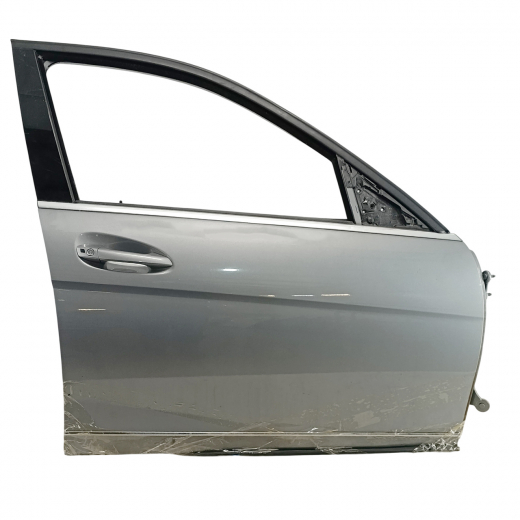 Дверь передняя правая Mercedes-Benz C '07-'14 контрактная