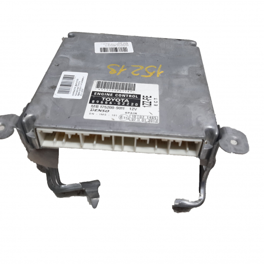 Компьютер двигателя Toyota Corolla (EU-spec) '00-'07 (1ZZ-FE) 2WD AT контрактный 89666-02220