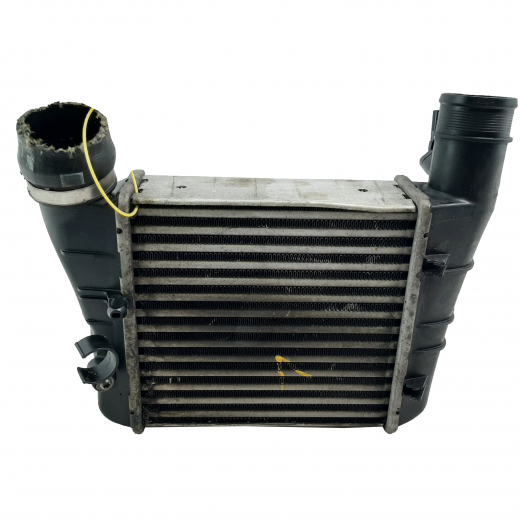 Интеркулер Audi A4 '04-'08 (BGB, BWE, BUL) левый Контрактный