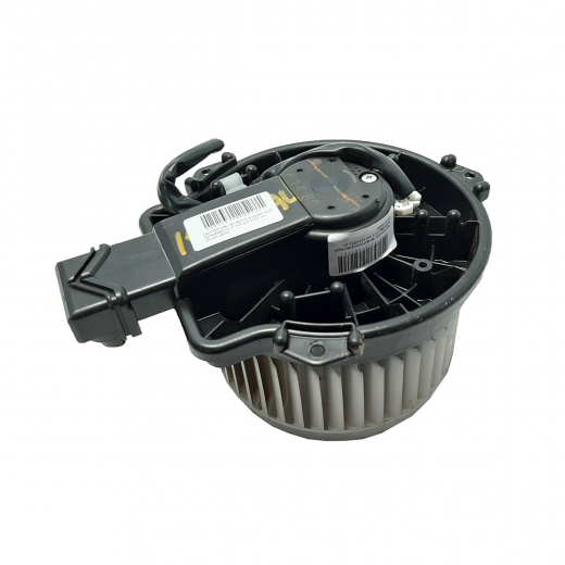 Моторчик печки Suzuki Vitara '14-'22/ Escudo '15-'23/ SX4 '13-'21 правый руль контрактный