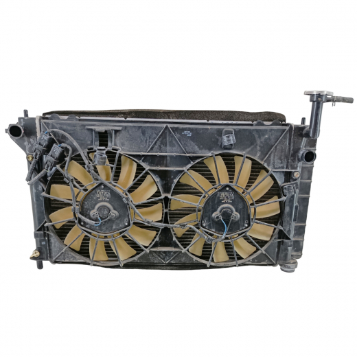 Радиатор охлаждения Toyota Prius '97-'03 (1NZ-FXE) CVT контрактный в сборе