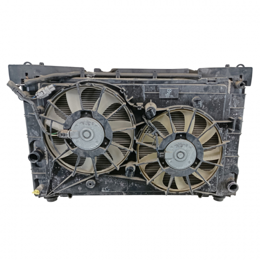 Радиатор охлаждения Toyota Prius '09-'15/ Lexus CT '10-'15 (2ZR-FXE) CVT контрактный в сборе