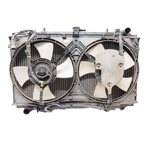 Радиатор охлаждения Nissan Prairie Joy '95-'98 (SR20DE) AT контрактный в сборе