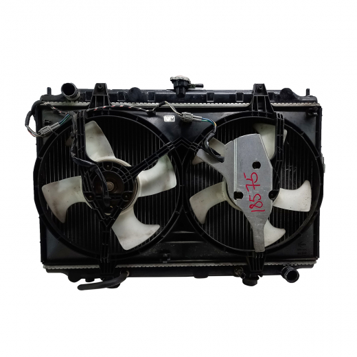 Радиатор охлаждения Nissan Maxima/ Cefiro '94-'00 (VQ20DE, VQ30DE, VQ25DE) AT контрактный в сборе