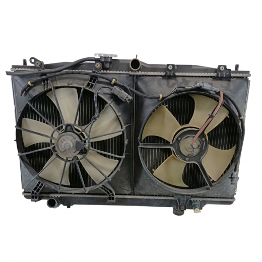 Радиатор охлаждения Honda Avancier '99-'03 (J30A) AT контрактный в сборе