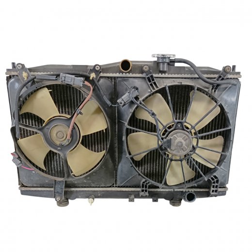 Радиатор охлаждения Honda Accord '97-'02/ Torneo '97-'02/ Isuzu Aska '97-'02 (F18B, F20B, H22A) MT контрактный в сборе