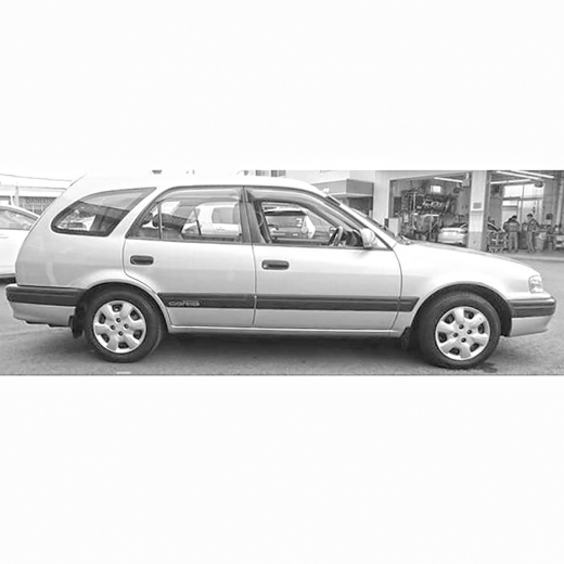 Дверь передняя правая Toyota Carib/ Sprinter / Corolla '95-'02 контрактная