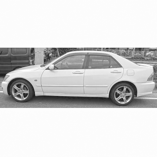 Дверь задняя левая Toyota Altezza/ Lexus IS '98-'05 Sedan контрактная