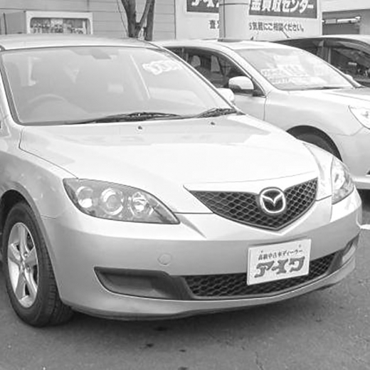 Решетка радиатора Mazda 3/ Axela '03-'09 HB в капот контрактная 