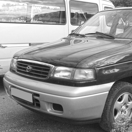 Решетка радиатора Mazda MPV '95-'99 контрактная