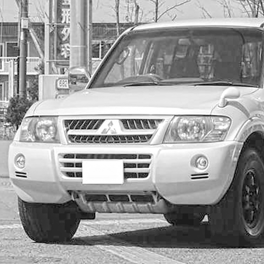 Решетка радиатора Mitsubishi Pajero '02-'06 контрактная