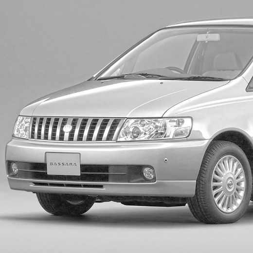 Решетка радиатора Nissan Bassara '99-'03 контрактная