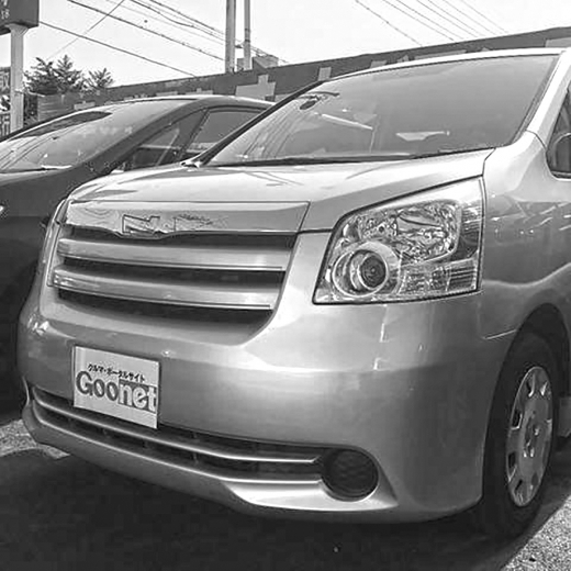 Решетка радиатора Toyota Noah '07-'10 контрактная