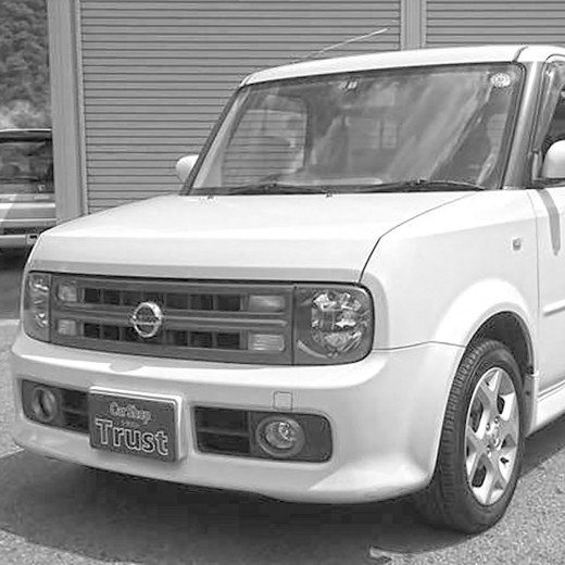 Решетка радиатора Nissan Cube Agia '02-'05 с повторителем контрактная